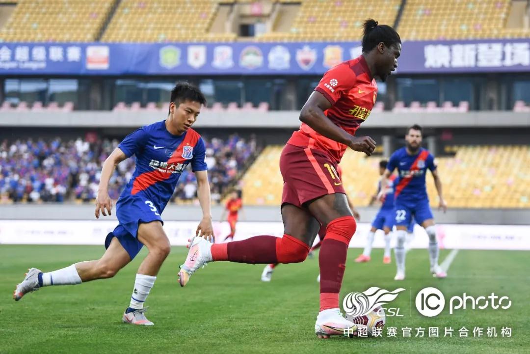 أصول لاعب فرنسا كيليان مبابيقصة نجاح من الضواحي إلى العالمية